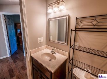 Dixie Highway, Horse Cave, Kentucky 42749, ,2 BathroomsBathrooms,For Sale,Dixie Highway,HK24003844 Dixie Highway, Horse Cave, Kentucky 42749, ,2 BathroomsBathrooms,For Sale,Dixie Highway,HK24003844