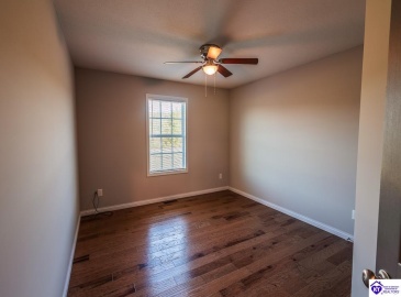 Dixie Highway, Horse Cave, Kentucky 42749, ,2 BathroomsBathrooms,For Sale,Dixie Highway,HK24003844 Dixie Highway, Horse Cave, Kentucky 42749, ,2 BathroomsBathrooms,For Sale,Dixie Highway,HK24003844