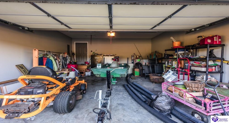 Dixie Highway, Horse Cave, Kentucky 42749, ,2 BathroomsBathrooms,For Sale,Dixie Highway,HK24003844