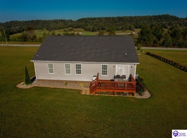 Dixie Highway, Horse Cave, Kentucky 42749, ,2 BathroomsBathrooms,For Sale,Dixie Highway,HK24003844 Dixie Highway, Horse Cave, Kentucky 42749, ,2 BathroomsBathrooms,For Sale,Dixie Highway,HK24003844