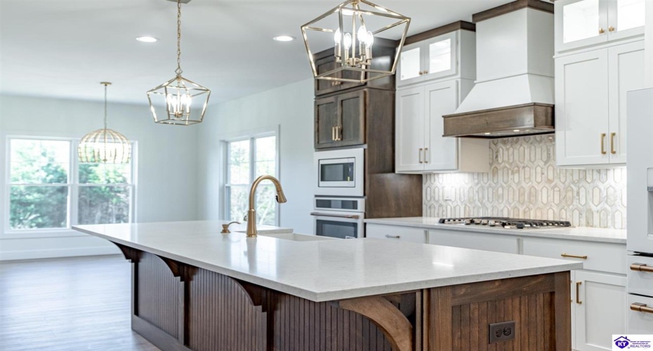 New Glendale Road, Elizabethtown, Kentucky 42701, ,3 BathroomsBathrooms,For Sale,New Glendale Road,HK24003856