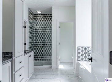 New Glendale Road, Elizabethtown, Kentucky 42701, ,3 BathroomsBathrooms,For Sale,New Glendale Road,HK24003856 New Glendale Road, Elizabethtown, Kentucky 42701, ,3 BathroomsBathrooms,For Sale,New Glendale Road,HK24003856