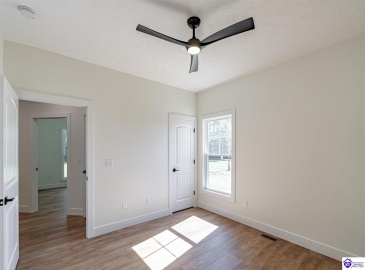 New Glendale Road, Elizabethtown, Kentucky 42701, ,3 BathroomsBathrooms,For Sale,New Glendale Road,HK24003856 New Glendale Road, Elizabethtown, Kentucky 42701, ,3 BathroomsBathrooms,For Sale,New Glendale Road,HK24003856