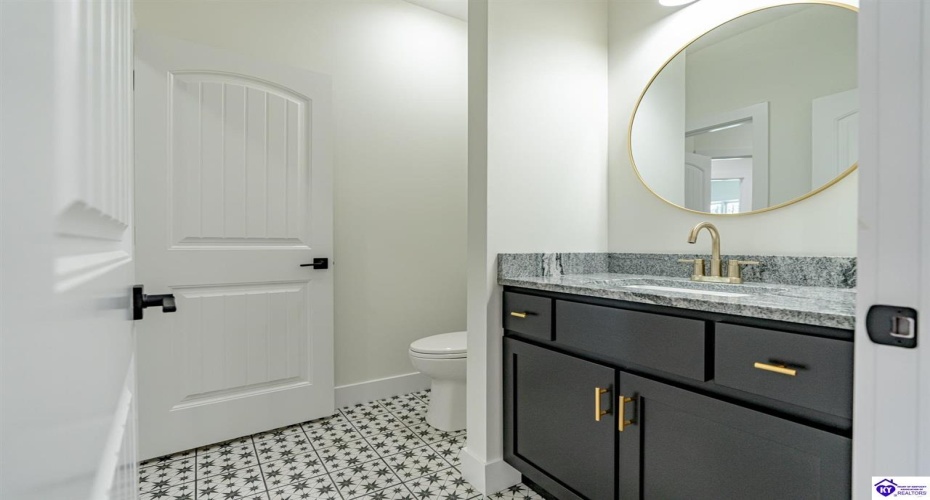 New Glendale Road, Elizabethtown, Kentucky 42701, ,3 BathroomsBathrooms,For Sale,New Glendale Road,HK24003856