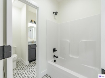 New Glendale Road, Elizabethtown, Kentucky 42701, ,3 BathroomsBathrooms,For Sale,New Glendale Road,HK24003856 New Glendale Road, Elizabethtown, Kentucky 42701, ,3 BathroomsBathrooms,For Sale,New Glendale Road,HK24003856