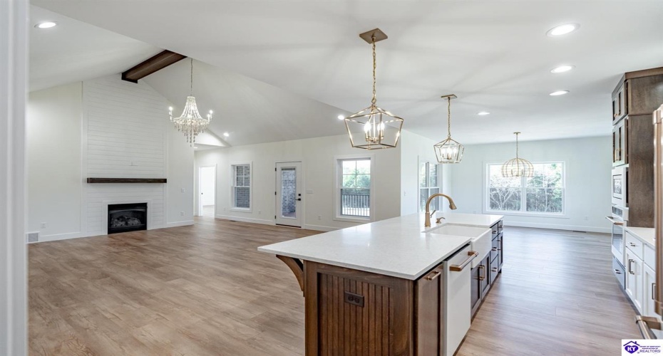 New Glendale Road, Elizabethtown, Kentucky 42701, ,3 BathroomsBathrooms,For Sale,New Glendale Road,HK24003856