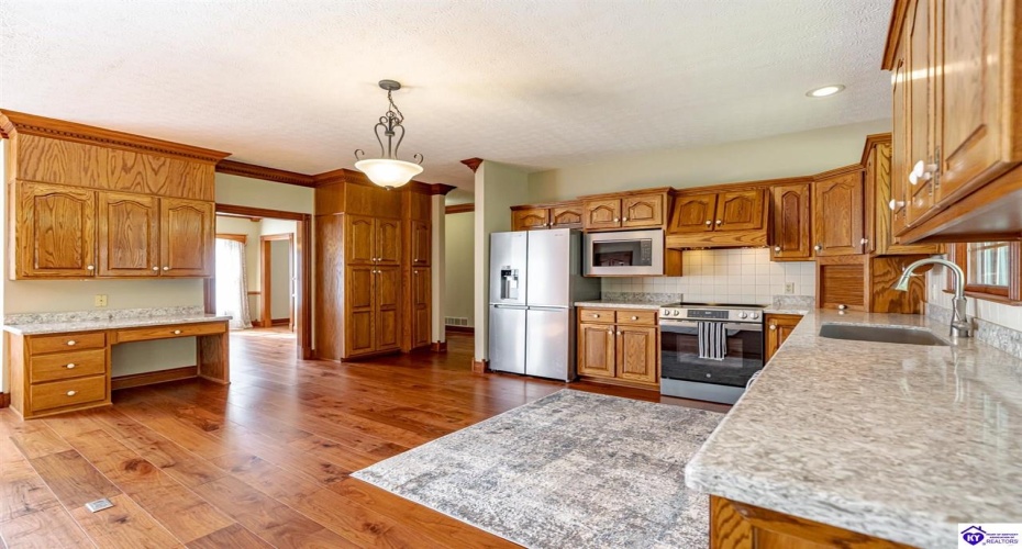 Elm Road, Elizabethtown, Kentucky 42701, ,4 BathroomsBathrooms,For Sale,Elm Road,HK24003857