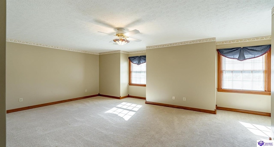 Elm Road, Elizabethtown, Kentucky 42701, ,4 BathroomsBathrooms,For Sale,Elm Road,HK24003857