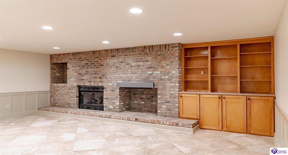 Elm Road, Elizabethtown, Kentucky 42701, ,4 BathroomsBathrooms,For Sale,Elm Road,HK24003857