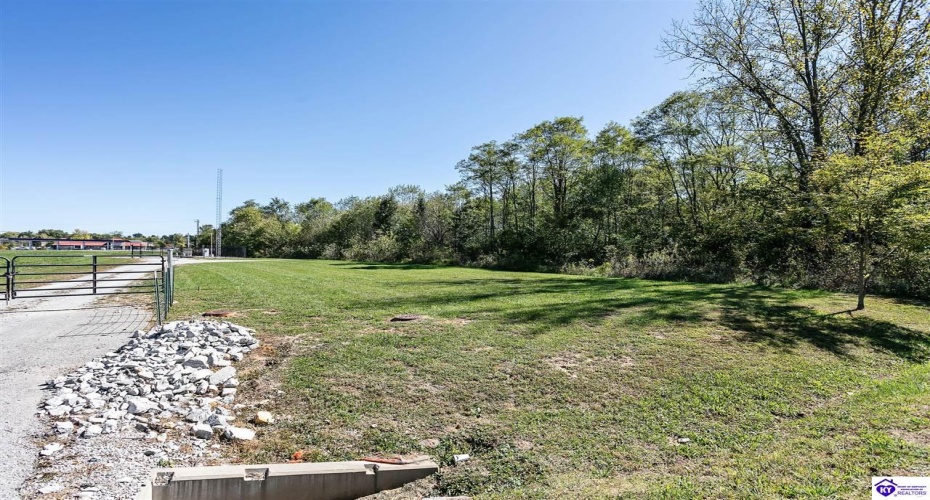 Dixie Boulevard, Radcliff, Kentucky 40160, ,For Sale,Dixie Boulevard,HK24003863 Dixie Boulevard, Radcliff, Kentucky 40160, ,For Sale,Dixie Boulevard,HK24003863