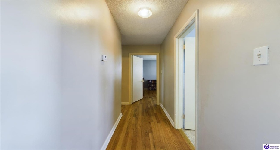 Pear Orchard Rd NW, Elizabethtown, Kentucky 42701, ,2 BathroomsBathrooms,For Sale,Pear Orchard Rd NW,HK24003861