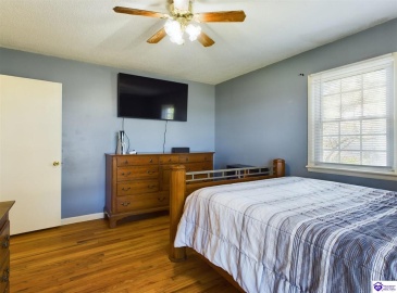 Pear Orchard Rd NW, Elizabethtown, Kentucky 42701, ,2 BathroomsBathrooms,For Sale,Pear Orchard Rd NW,HK24003861 Pear Orchard Rd NW, Elizabethtown, Kentucky 42701, ,2 BathroomsBathrooms,For Sale,Pear Orchard Rd NW,HK24003861