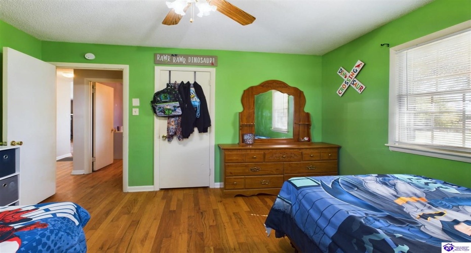 Pear Orchard Rd NW, Elizabethtown, Kentucky 42701, ,2 BathroomsBathrooms,For Sale,Pear Orchard Rd NW,HK24003861