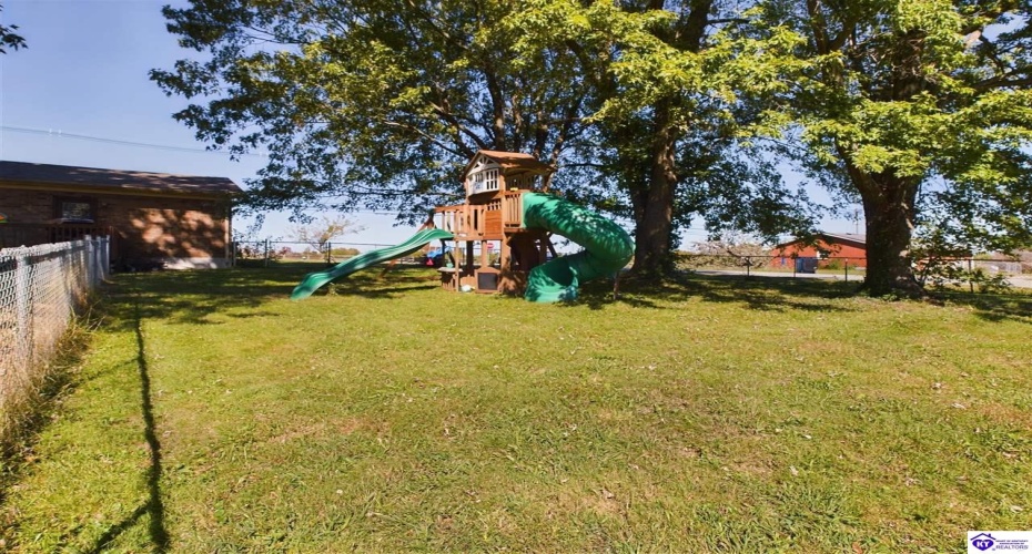 Pear Orchard Rd NW, Elizabethtown, Kentucky 42701, ,2 BathroomsBathrooms,For Sale,Pear Orchard Rd NW,HK24003861