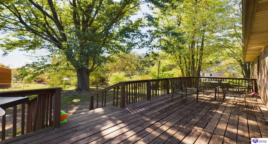 Pear Orchard Rd NW, Elizabethtown, Kentucky 42701, ,2 BathroomsBathrooms,For Sale,Pear Orchard Rd NW,HK24003861