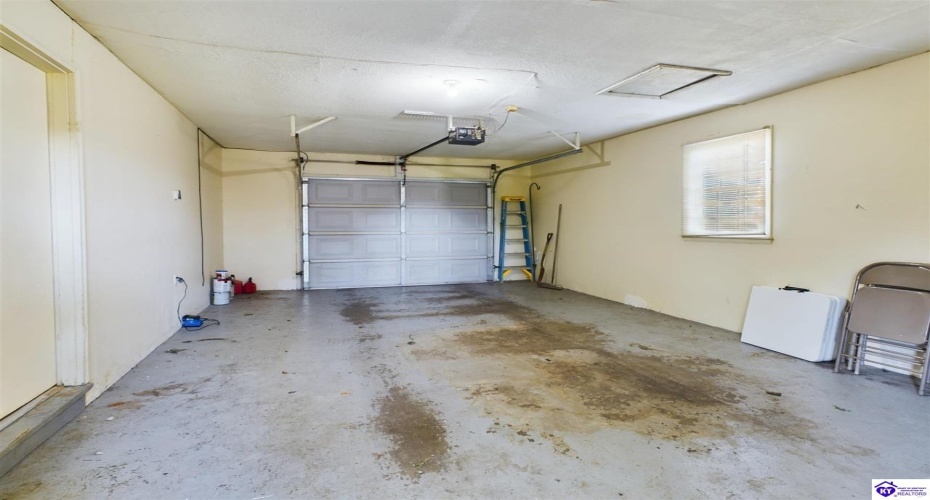 Pear Orchard Rd NW, Elizabethtown, Kentucky 42701, ,2 BathroomsBathrooms,For Sale,Pear Orchard Rd NW,HK24003861