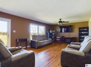 Pear Orchard Rd NW, Elizabethtown, Kentucky 42701, ,2 BathroomsBathrooms,For Sale,Pear Orchard Rd NW,HK24003861 Pear Orchard Rd NW, Elizabethtown, Kentucky 42701, ,2 BathroomsBathrooms,For Sale,Pear Orchard Rd NW,HK24003861