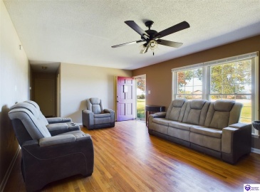 Pear Orchard Rd NW, Elizabethtown, Kentucky 42701, ,2 BathroomsBathrooms,For Sale,Pear Orchard Rd NW,HK24003861 Pear Orchard Rd NW, Elizabethtown, Kentucky 42701, ,2 BathroomsBathrooms,For Sale,Pear Orchard Rd NW,HK24003861