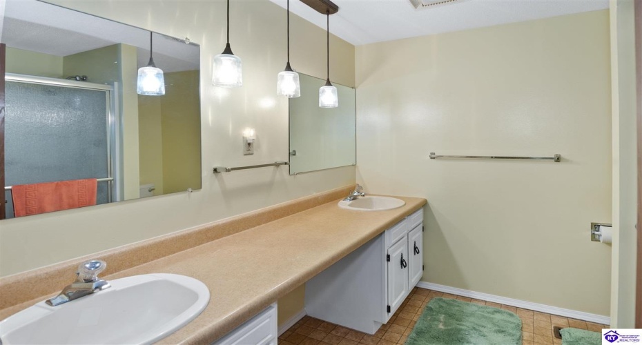 Linda Lane, Elizabethtown, Kentucky 42701, ,1 BathroomBathrooms,For Sale,Linda Lane,HK24003868 Linda Lane, Elizabethtown, Kentucky 42701, ,1 BathroomBathrooms,For Sale,Linda Lane,HK24003868