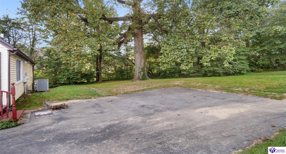 Linda Lane, Elizabethtown, Kentucky 42701, ,1 BathroomBathrooms,For Sale,Linda Lane,HK24003868 Linda Lane, Elizabethtown, Kentucky 42701, ,1 BathroomBathrooms,For Sale,Linda Lane,HK24003868