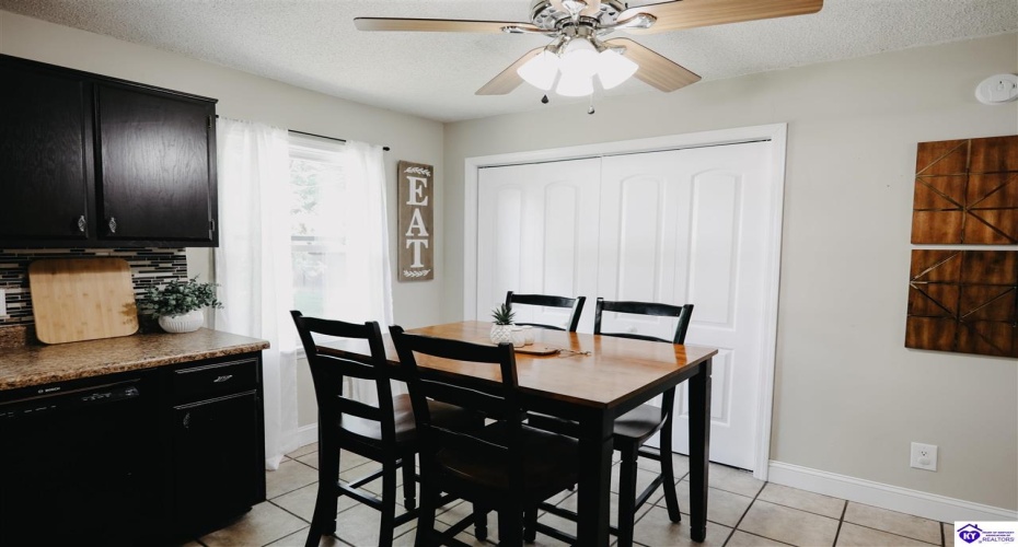 French Street, Elizabethtown, Kentucky 42701, ,1 BathroomBathrooms,For Sale,French Street,HK24003871 French Street, Elizabethtown, Kentucky 42701, ,1 BathroomBathrooms,For Sale,French Street,HK24003871