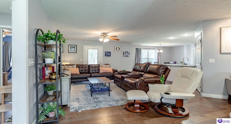 Nancy Drive, Elizabethtown, Kentucky 42701, ,4 BathroomsBathrooms,For Sale,Nancy Drive,HK24003872 Nancy Drive, Elizabethtown, Kentucky 42701, ,4 BathroomsBathrooms,For Sale,Nancy Drive,HK24003872