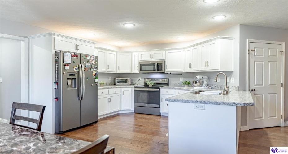 Nancy Drive, Elizabethtown, Kentucky 42701, ,4 BathroomsBathrooms,For Sale,Nancy Drive,HK24003872 Nancy Drive, Elizabethtown, Kentucky 42701, ,4 BathroomsBathrooms,For Sale,Nancy Drive,HK24003872