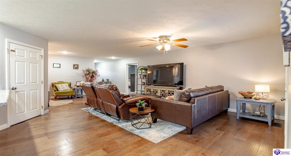 Nancy Drive, Elizabethtown, Kentucky 42701, ,4 BathroomsBathrooms,For Sale,Nancy Drive,HK24003872 Nancy Drive, Elizabethtown, Kentucky 42701, ,4 BathroomsBathrooms,For Sale,Nancy Drive,HK24003872