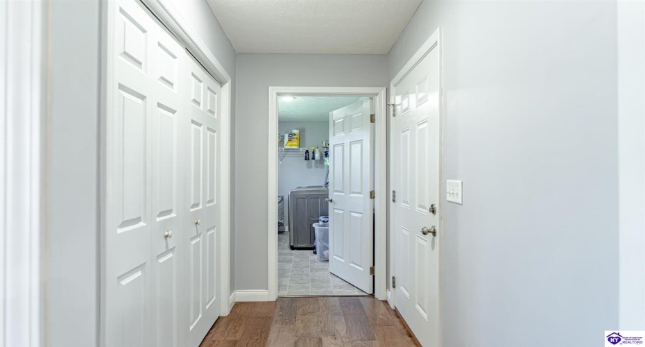 Nancy Drive, Elizabethtown, Kentucky 42701, ,4 BathroomsBathrooms,For Sale,Nancy Drive,HK24003872 Nancy Drive, Elizabethtown, Kentucky 42701, ,4 BathroomsBathrooms,For Sale,Nancy Drive,HK24003872