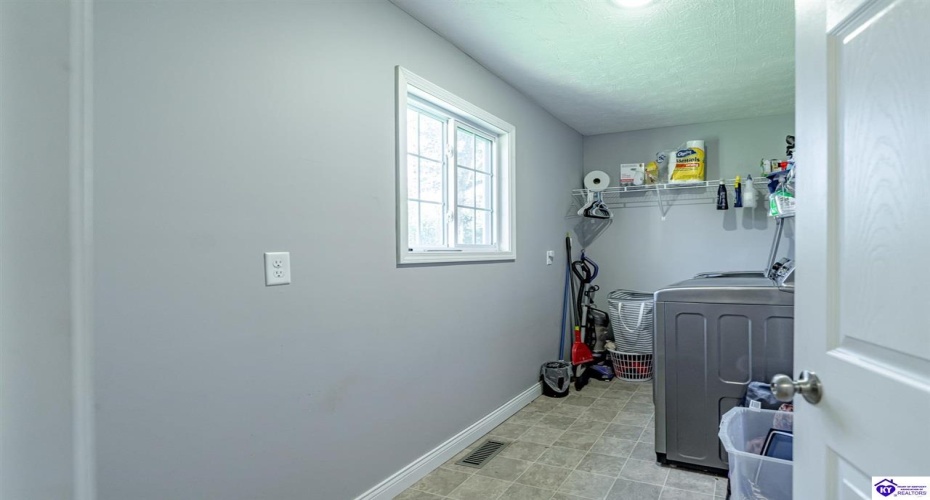 Nancy Drive, Elizabethtown, Kentucky 42701, ,4 BathroomsBathrooms,For Sale,Nancy Drive,HK24003872 Nancy Drive, Elizabethtown, Kentucky 42701, ,4 BathroomsBathrooms,For Sale,Nancy Drive,HK24003872