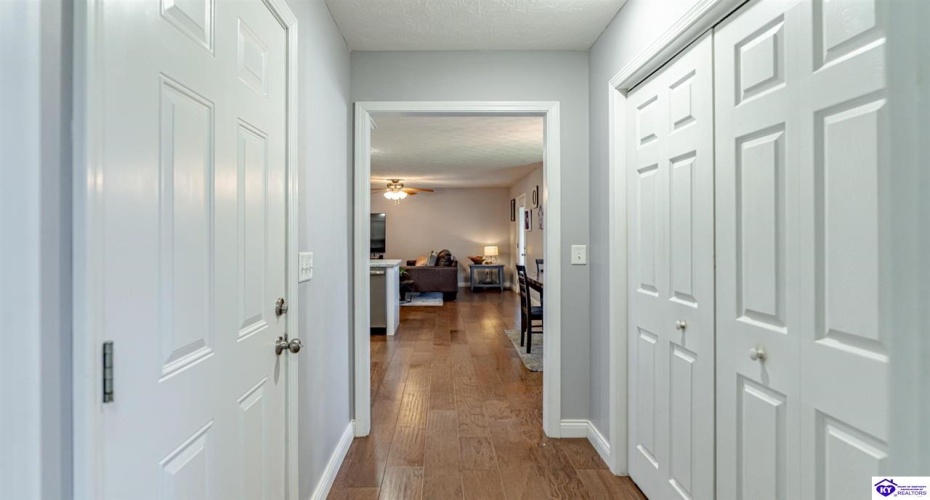 Nancy Drive, Elizabethtown, Kentucky 42701, ,4 BathroomsBathrooms,For Sale,Nancy Drive,HK24003872 Nancy Drive, Elizabethtown, Kentucky 42701, ,4 BathroomsBathrooms,For Sale,Nancy Drive,HK24003872