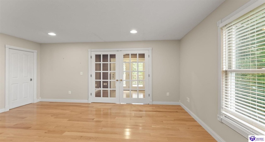 White Mills Glendale Rd, Glendale, Kentucky 42740, ,3 BathroomsBathrooms,For Sale,White Mills Glendale Rd,HK24003874 White Mills Glendale Rd, Glendale, Kentucky 42740, ,3 BathroomsBathrooms,For Sale,White Mills Glendale Rd,HK24003874