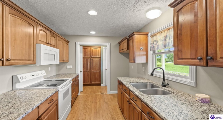 White Mills Glendale Rd, Glendale, Kentucky 42740, ,3 BathroomsBathrooms,For Sale,White Mills Glendale Rd,HK24003874 White Mills Glendale Rd, Glendale, Kentucky 42740, ,3 BathroomsBathrooms,For Sale,White Mills Glendale Rd,HK24003874