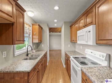 White Mills Glendale Rd, Glendale, Kentucky 42740, ,3 BathroomsBathrooms,For Sale,White Mills Glendale Rd,HK24003874 White Mills Glendale Rd, Glendale, Kentucky 42740, ,3 BathroomsBathrooms,For Sale,White Mills Glendale Rd,HK24003874