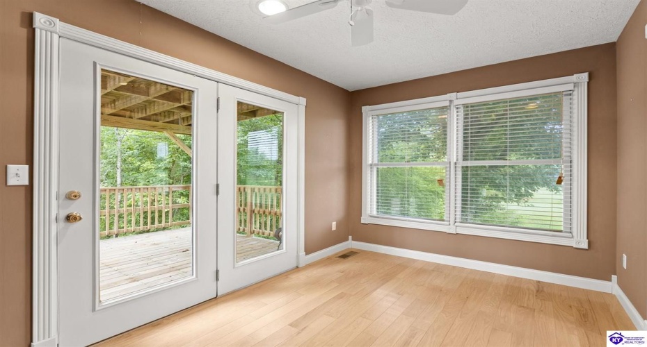 White Mills Glendale Rd, Glendale, Kentucky 42740, ,3 BathroomsBathrooms,For Sale,White Mills Glendale Rd,HK24003874 White Mills Glendale Rd, Glendale, Kentucky 42740, ,3 BathroomsBathrooms,For Sale,White Mills Glendale Rd,HK24003874