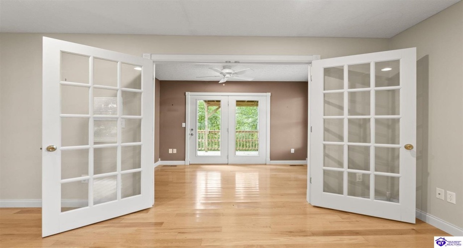 White Mills Glendale Rd, Glendale, Kentucky 42740, ,3 BathroomsBathrooms,For Sale,White Mills Glendale Rd,HK24003874 White Mills Glendale Rd, Glendale, Kentucky 42740, ,3 BathroomsBathrooms,For Sale,White Mills Glendale Rd,HK24003874