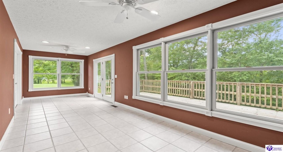 White Mills Glendale Rd, Glendale, Kentucky 42740, ,3 BathroomsBathrooms,For Sale,White Mills Glendale Rd,HK24003874 White Mills Glendale Rd, Glendale, Kentucky 42740, ,3 BathroomsBathrooms,For Sale,White Mills Glendale Rd,HK24003874