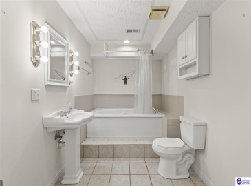 White Mills Glendale Rd, Glendale, Kentucky 42740, ,3 BathroomsBathrooms,For Sale,White Mills Glendale Rd,HK24003874 White Mills Glendale Rd, Glendale, Kentucky 42740, ,3 BathroomsBathrooms,For Sale,White Mills Glendale Rd,HK24003874