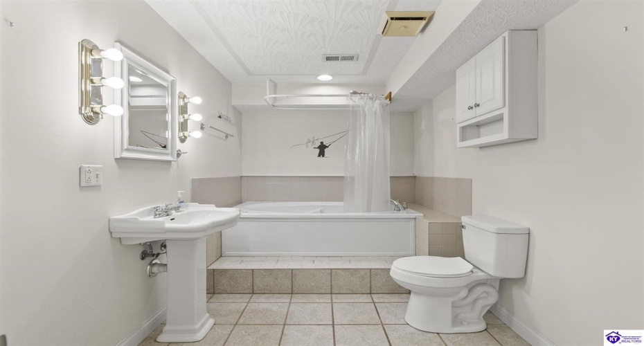 White Mills Glendale Rd, Glendale, Kentucky 42740, ,3 BathroomsBathrooms,For Sale,White Mills Glendale Rd,HK24003874 White Mills Glendale Rd, Glendale, Kentucky 42740, ,3 BathroomsBathrooms,For Sale,White Mills Glendale Rd,HK24003874