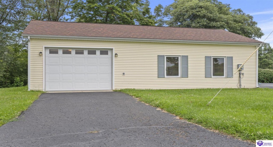 White Mills Glendale Rd, Glendale, Kentucky 42740, ,3 BathroomsBathrooms,For Sale,White Mills Glendale Rd,HK24003874 White Mills Glendale Rd, Glendale, Kentucky 42740, ,3 BathroomsBathrooms,For Sale,White Mills Glendale Rd,HK24003874