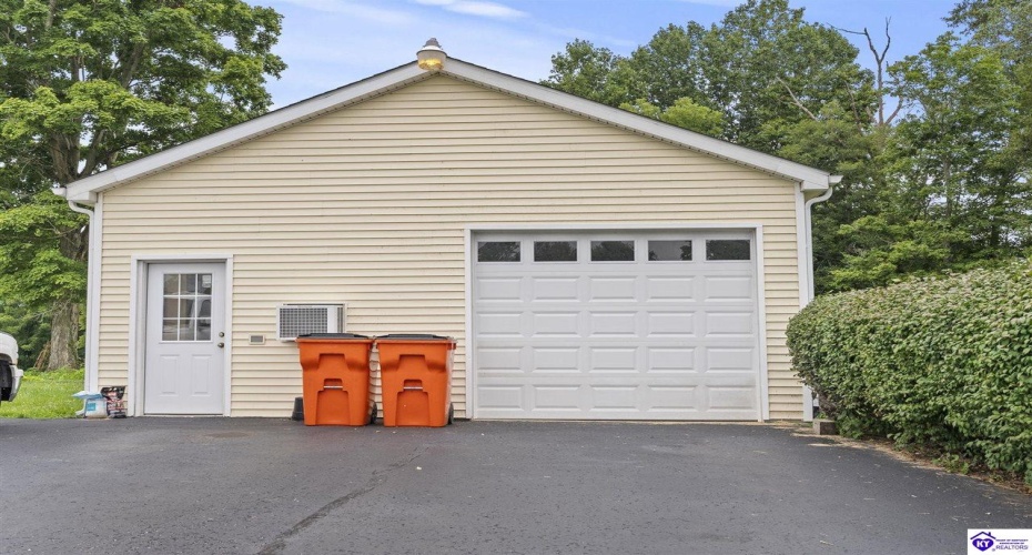 White Mills Glendale Rd, Glendale, Kentucky 42740, ,3 BathroomsBathrooms,For Sale,White Mills Glendale Rd,HK24003874 White Mills Glendale Rd, Glendale, Kentucky 42740, ,3 BathroomsBathrooms,For Sale,White Mills Glendale Rd,HK24003874