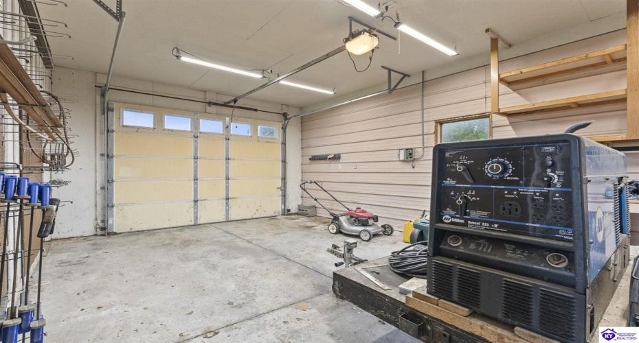 White Mills Glendale Rd, Glendale, Kentucky 42740, ,3 BathroomsBathrooms,For Sale,White Mills Glendale Rd,HK24003874 White Mills Glendale Rd, Glendale, Kentucky 42740, ,3 BathroomsBathrooms,For Sale,White Mills Glendale Rd,HK24003874