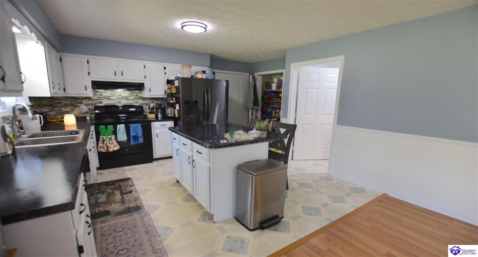 Winter Park Place, Elizabethtown, Kentucky 42701, ,3 BathroomsBathrooms,For Sale,Winter Park Place,HK24003885 Winter Park Place, Elizabethtown, Kentucky 42701, ,3 BathroomsBathrooms,For Sale,Winter Park Place,HK24003885