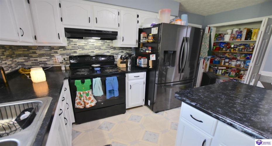 Winter Park Place, Elizabethtown, Kentucky 42701, ,3 BathroomsBathrooms,For Sale,Winter Park Place,HK24003885 Winter Park Place, Elizabethtown, Kentucky 42701, ,3 BathroomsBathrooms,For Sale,Winter Park Place,HK24003885