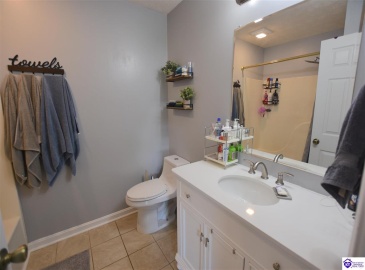 Winter Park Place, Elizabethtown, Kentucky 42701, ,3 BathroomsBathrooms,For Sale,Winter Park Place,HK24003885 Winter Park Place, Elizabethtown, Kentucky 42701, ,3 BathroomsBathrooms,For Sale,Winter Park Place,HK24003885