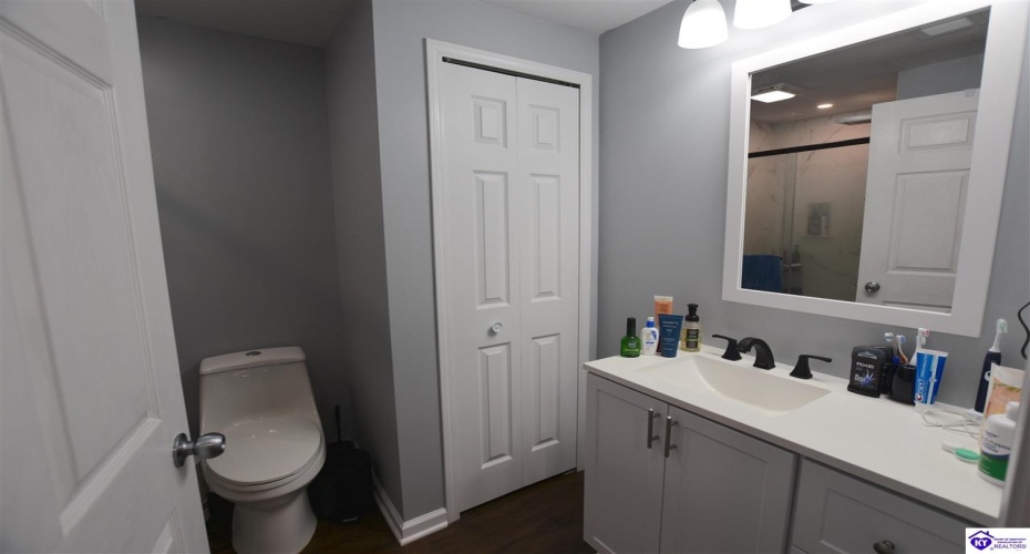 Winter Park Place, Elizabethtown, Kentucky 42701, ,3 BathroomsBathrooms,For Sale,Winter Park Place,HK24003885 Winter Park Place, Elizabethtown, Kentucky 42701, ,3 BathroomsBathrooms,For Sale,Winter Park Place,HK24003885