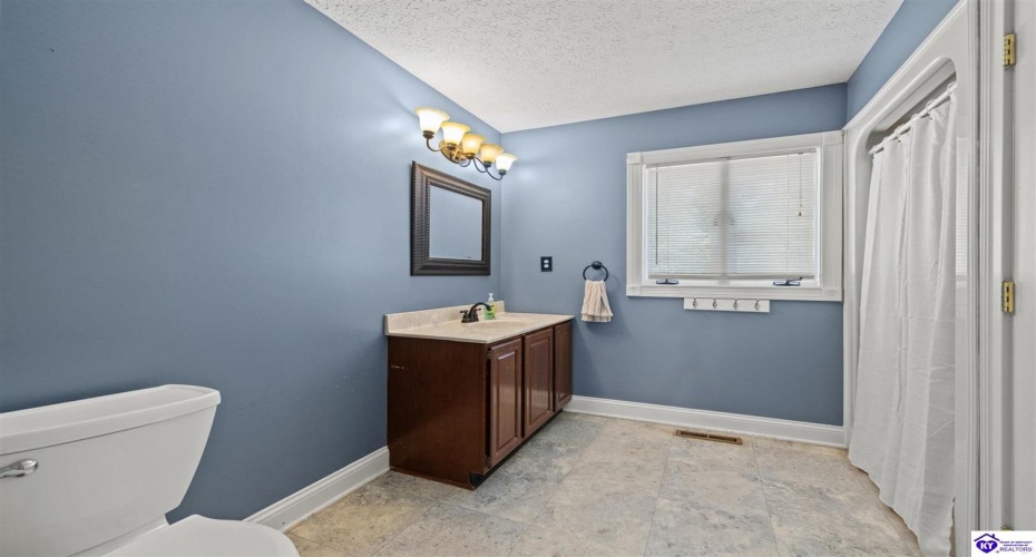 Forest Hill Road, Shepherdsville, Kentucky 40165, ,4 BathroomsBathrooms,For Sale,Forest Hill Road,HK24003888 Forest Hill Road, Shepherdsville, Kentucky 40165, ,4 BathroomsBathrooms,For Sale,Forest Hill Road,HK24003888