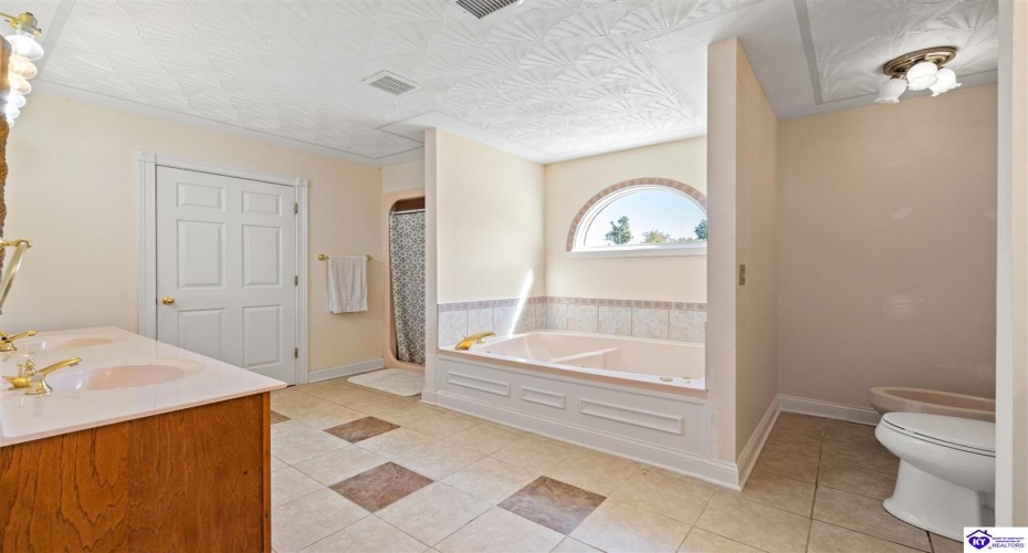 Forest Hill Road, Shepherdsville, Kentucky 40165, ,4 BathroomsBathrooms,For Sale,Forest Hill Road,HK24003888 Forest Hill Road, Shepherdsville, Kentucky 40165, ,4 BathroomsBathrooms,For Sale,Forest Hill Road,HK24003888