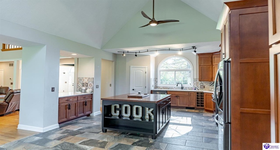 Chaparral Drive, Elizabethtown, Kentucky 42701, ,4 BathroomsBathrooms,For Sale,Chaparral Drive,HK24003899 Chaparral Drive, Elizabethtown, Kentucky 42701, ,4 BathroomsBathrooms,For Sale,Chaparral Drive,HK24003899