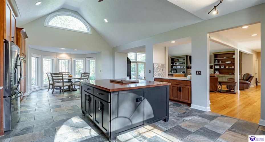 Chaparral Drive, Elizabethtown, Kentucky 42701, ,4 BathroomsBathrooms,For Sale,Chaparral Drive,HK24003899 Chaparral Drive, Elizabethtown, Kentucky 42701, ,4 BathroomsBathrooms,For Sale,Chaparral Drive,HK24003899